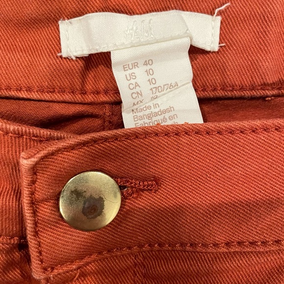 Rust orange shorts - Picture 2 of 3